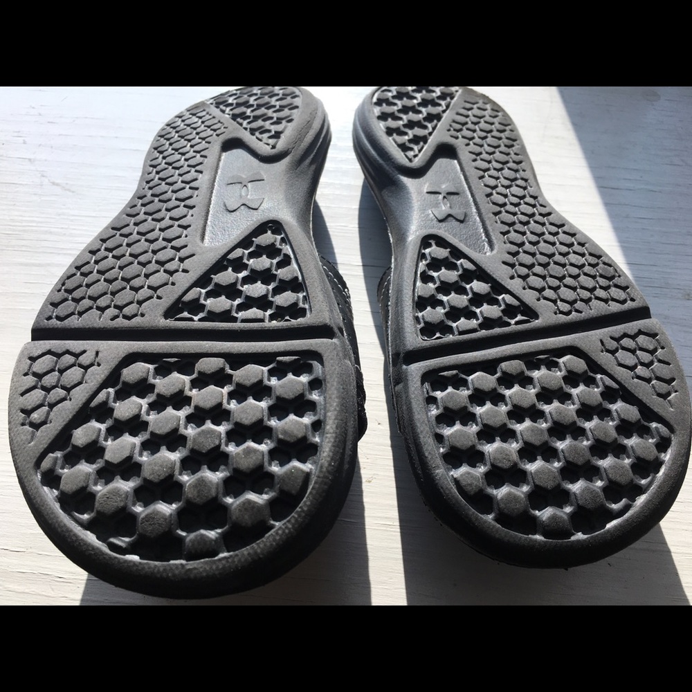 Black comfortable Under Armour Sandle.
